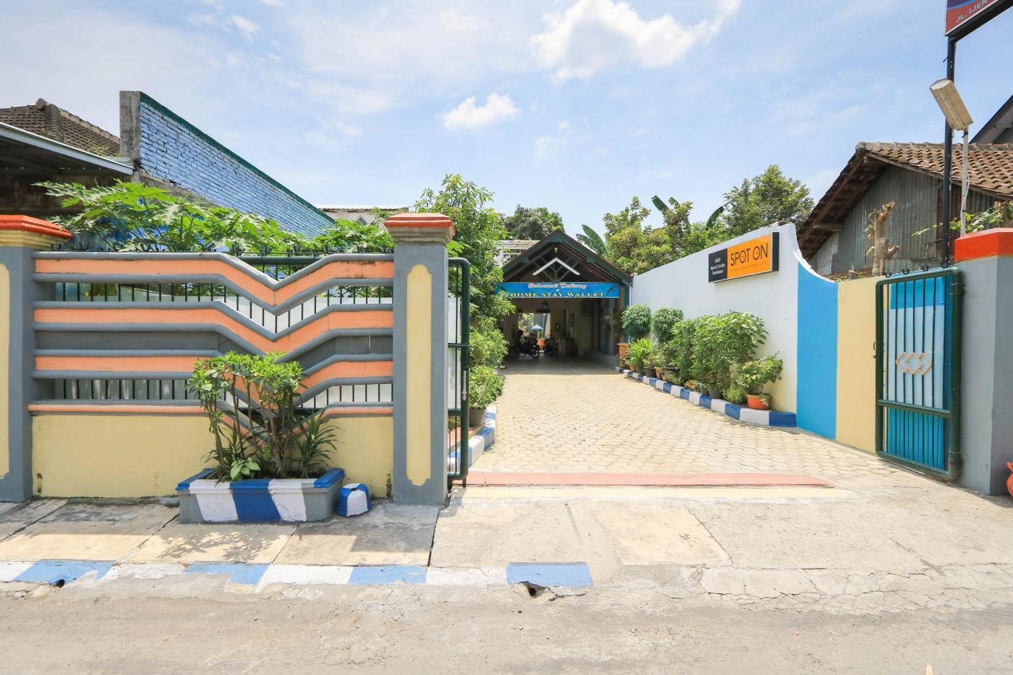 Oyo 2440 Wallet Family Residence Syariah Lumajang Ngoại thất bức ảnh