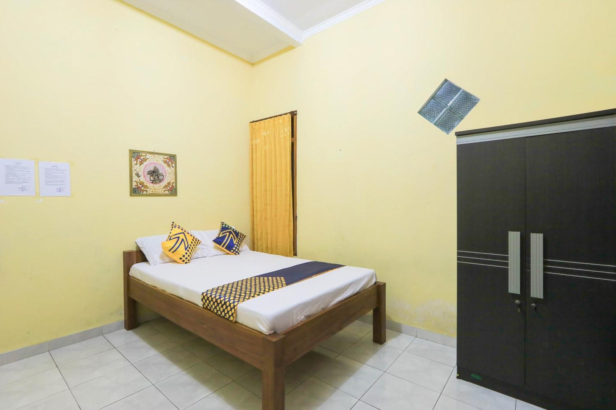 Oyo 2440 Wallet Family Residence Syariah Lumajang Ngoại thất bức ảnh