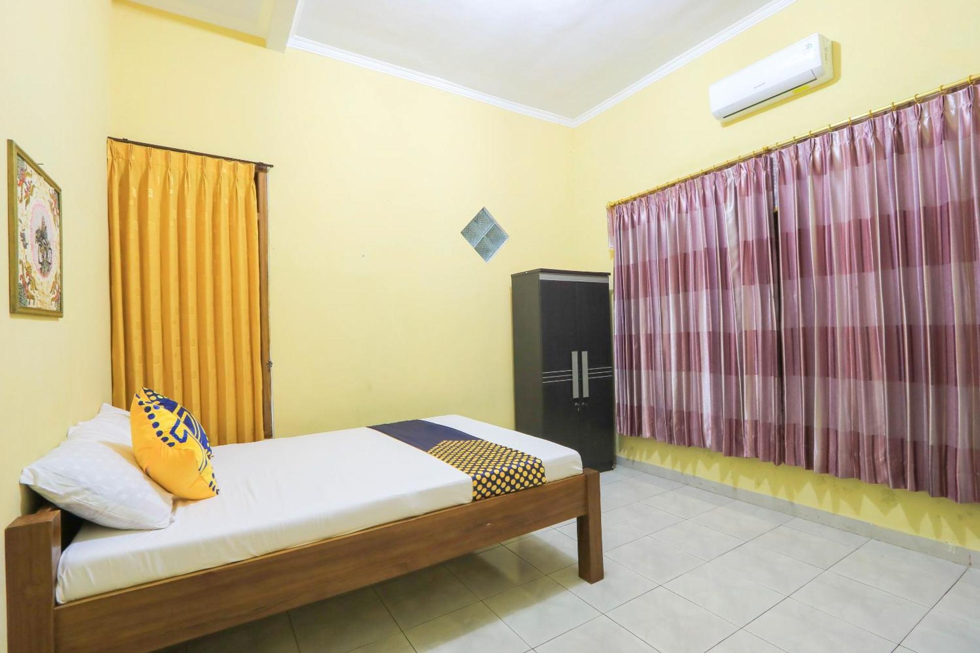 Oyo 2440 Wallet Family Residence Syariah Lumajang Ngoại thất bức ảnh
